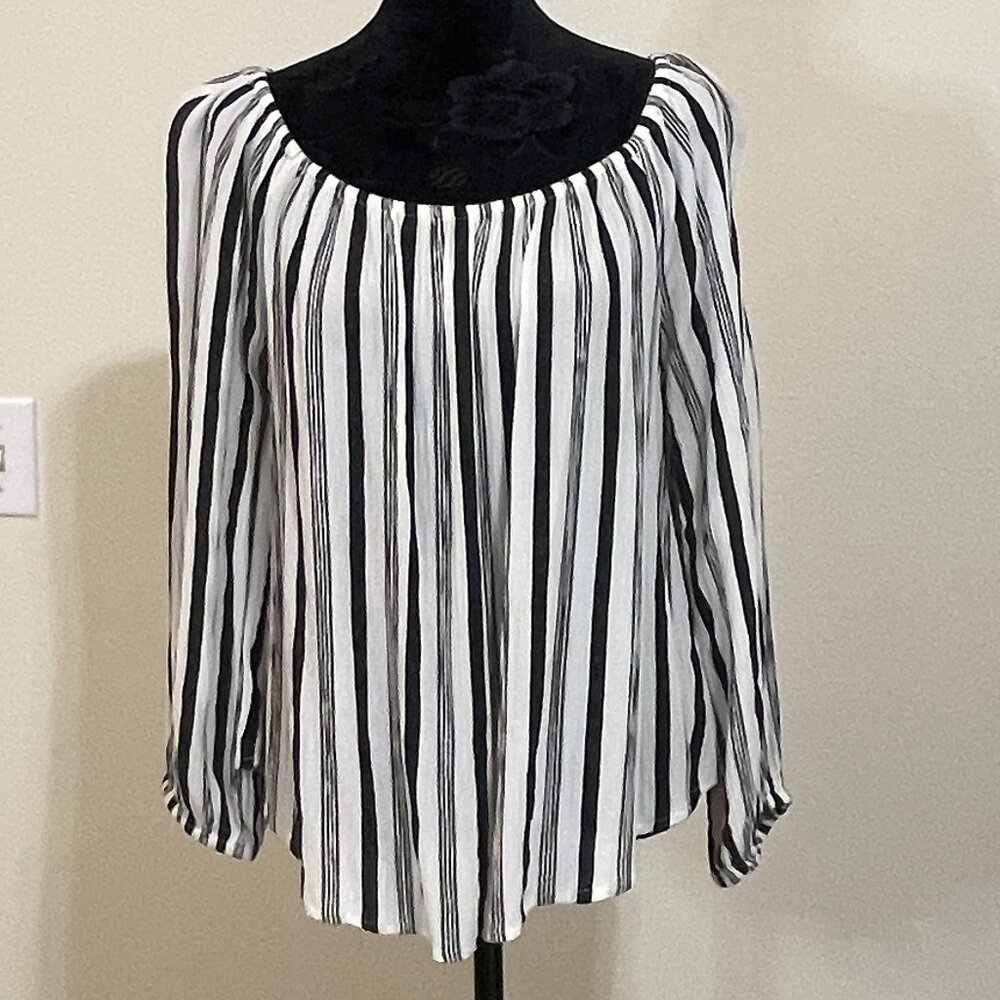 Billabong White Black striped top, Large